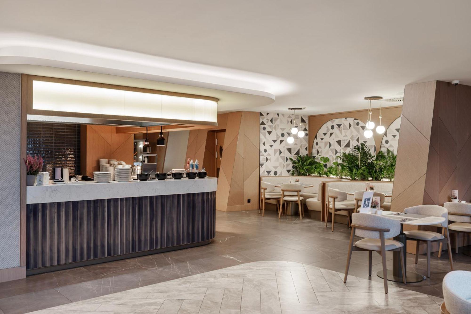 Marine Hotel By Zdrojowa Kołobrzeg Exterior foto The lounge at the airport